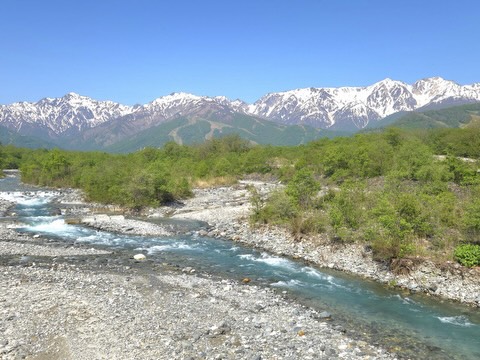 都会の湯治場で、山々の息吹を感じる